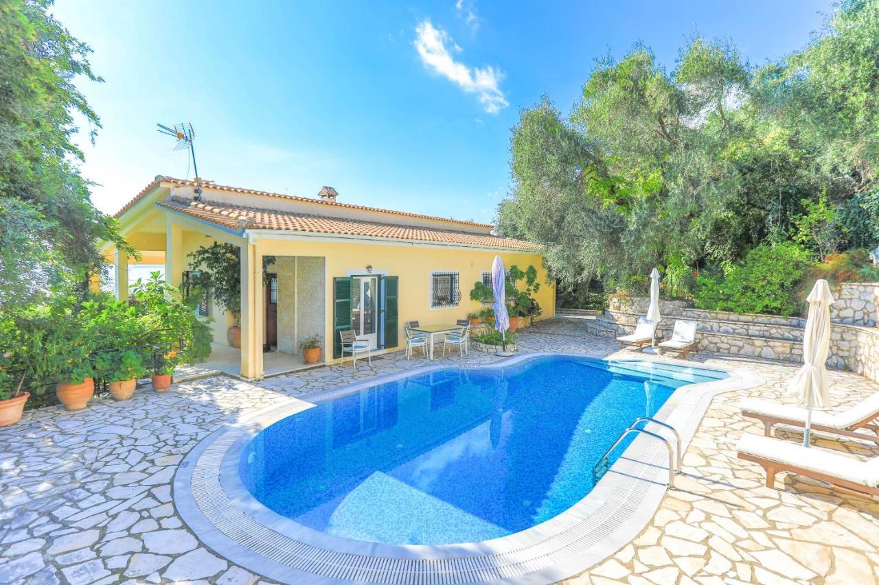 Villa Natasha Katávolos Extérieur photo