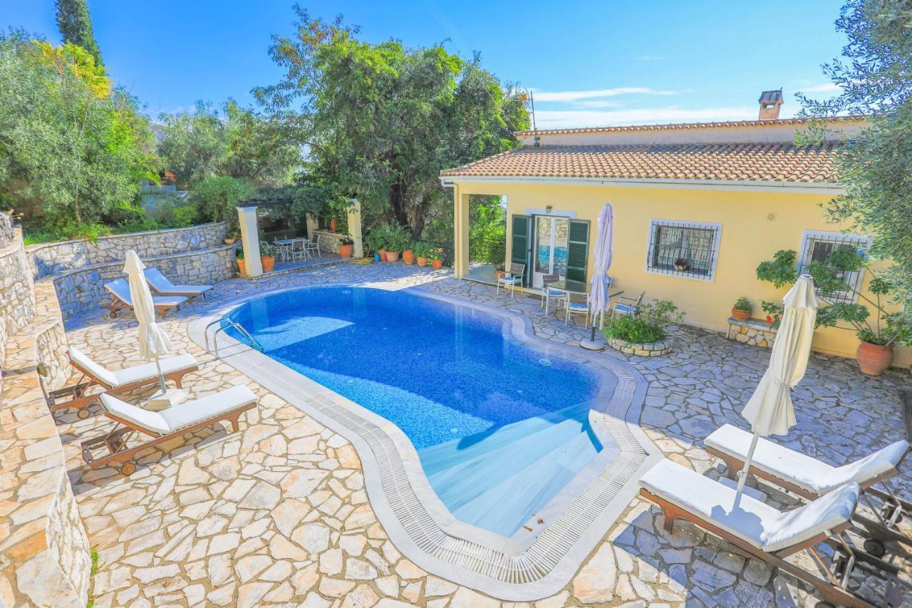 Villa Natasha Katávolos Extérieur photo